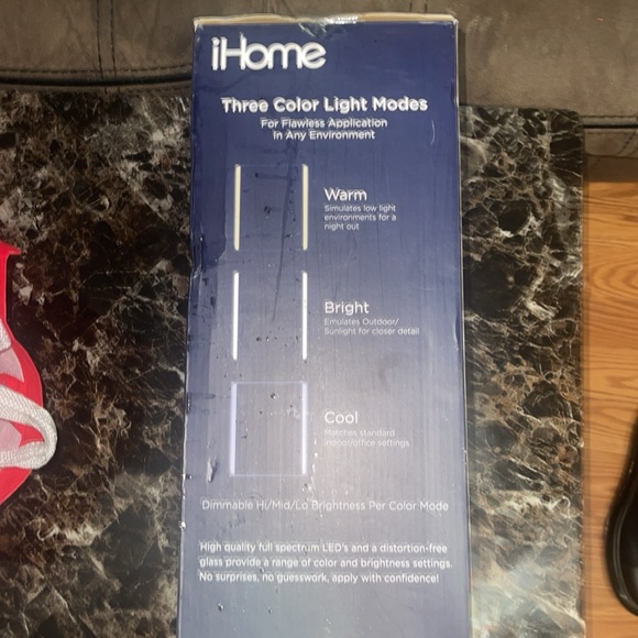 iHome - REFLECT TRIFOLD Vanity Speaker with Bluetooth, Speakerphone,USB Charging - Picture 6 of 9